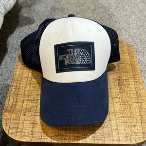 The Northface Trucker Hat
